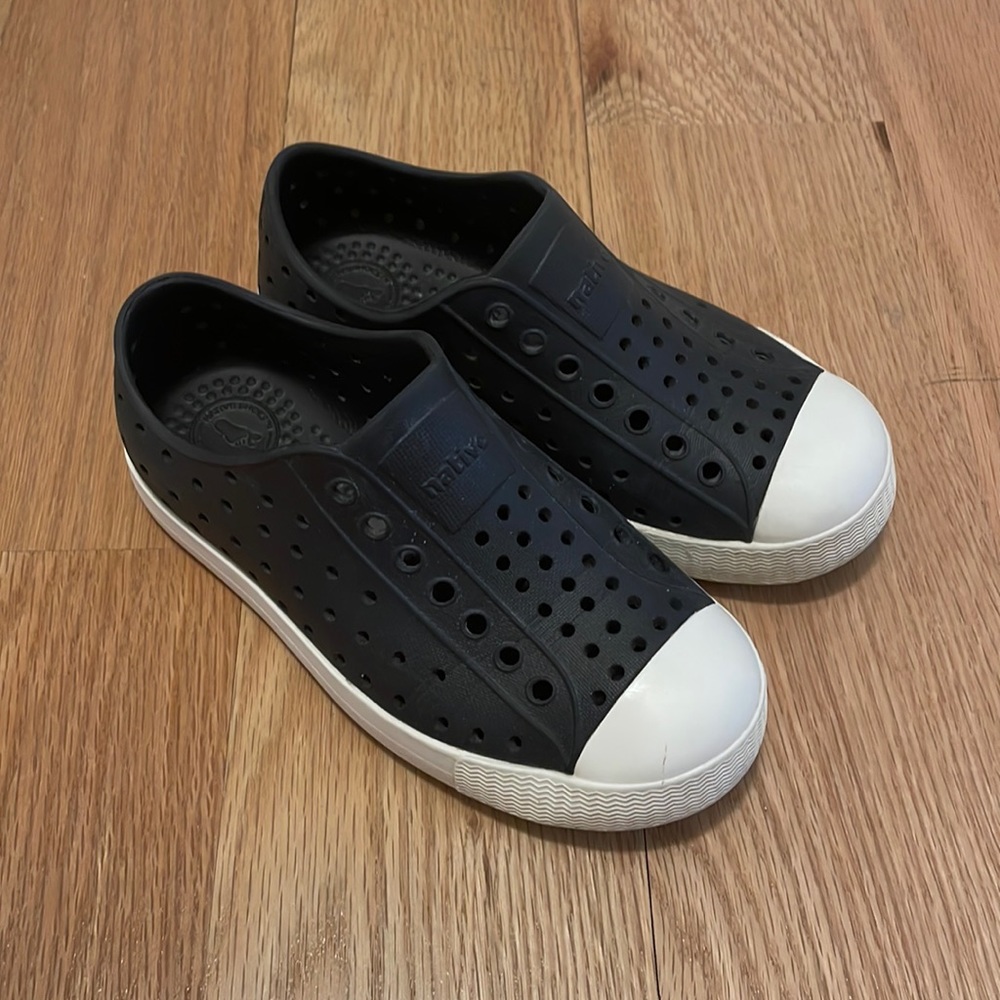 Native shoes size C11